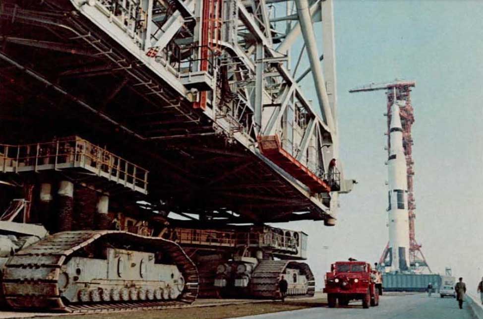 A photo of a crawler carrying the Mobile Service Structure