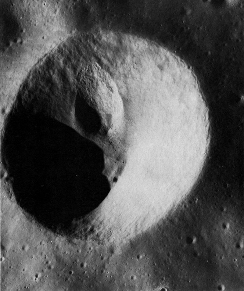 FIGURE 118. - Kant P is the larger of these two craters in the central highlands on the Moon's near side.