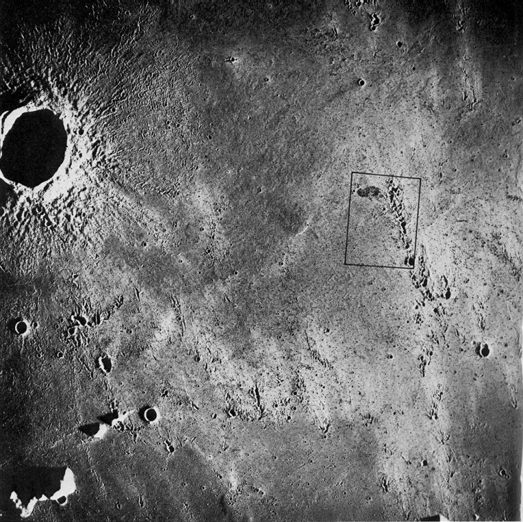 FIGURE 126. - Here is another area in southern Mare Imbrium that shows a profusion of bright rays and chains of secondary craters from Copernicus, which is located about 380 km southeast of the center of the picture.