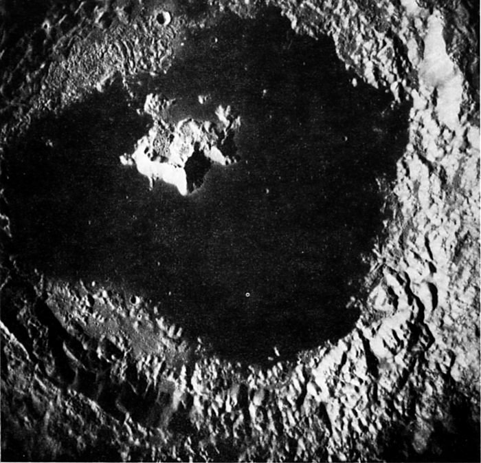 FIGURE 172. - This vertical view shows the central part of Tsiolkovsky in more detail. 