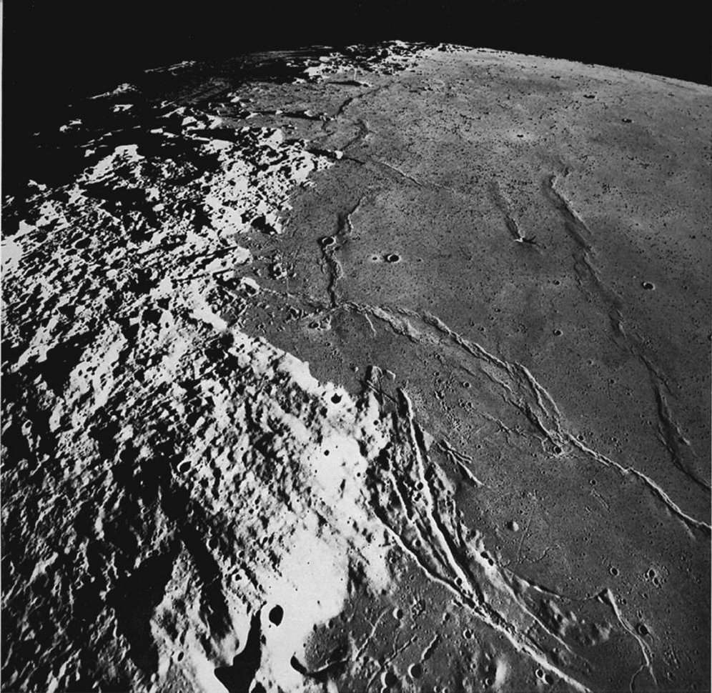 FIGURE 28. - A comparable view of the opposite (west) side of Mare Serenitatis taken only a few minutes after figure 27 during the same revolution. 