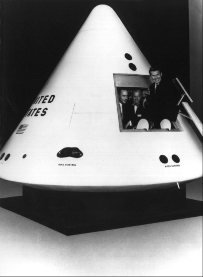 Astronauts inspect CM Mockup